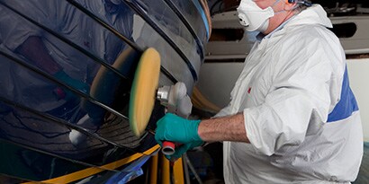 Learn more about buffing applications using 3M products for the marine industry
