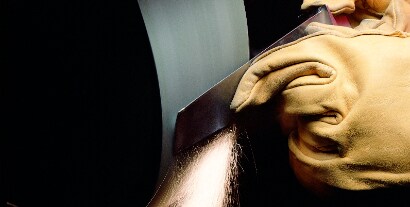 trizact abrasive being used
